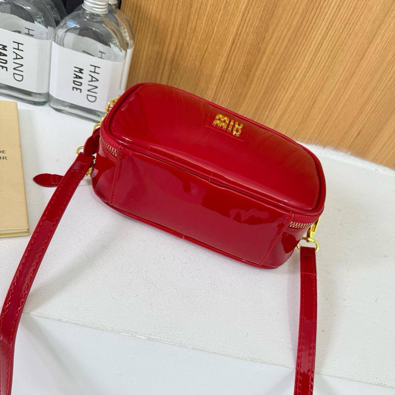 Miu Miu
20*11.5*8cm
50 dhs🪙💕

Zain17
♥️♥️♥️