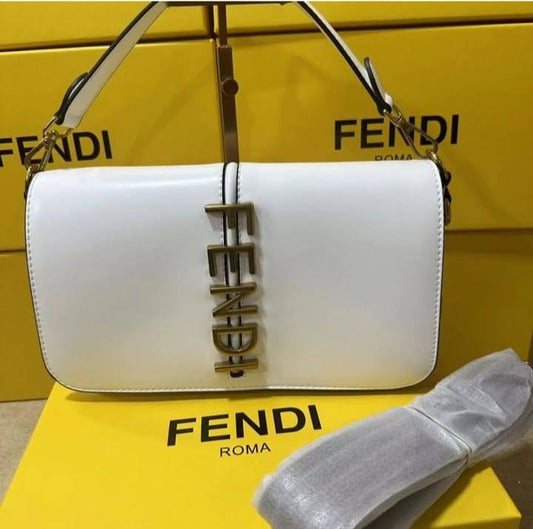 Fendi 

90 dhs✅
with box
🎁🎁🎁

Size 27×15×6 cm

Zain42
♥️♥️♥️