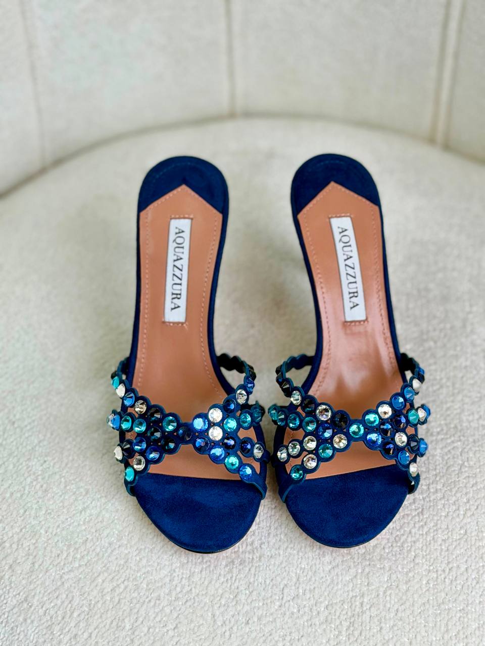 AQUAZZURA
Super *AAA* *+* Quality 💯 
With original packing🎁🎁
SIZE:36and41
Available now
450 dhs🇦🇪🇦🇪

Zain309
♥️♥️♥️