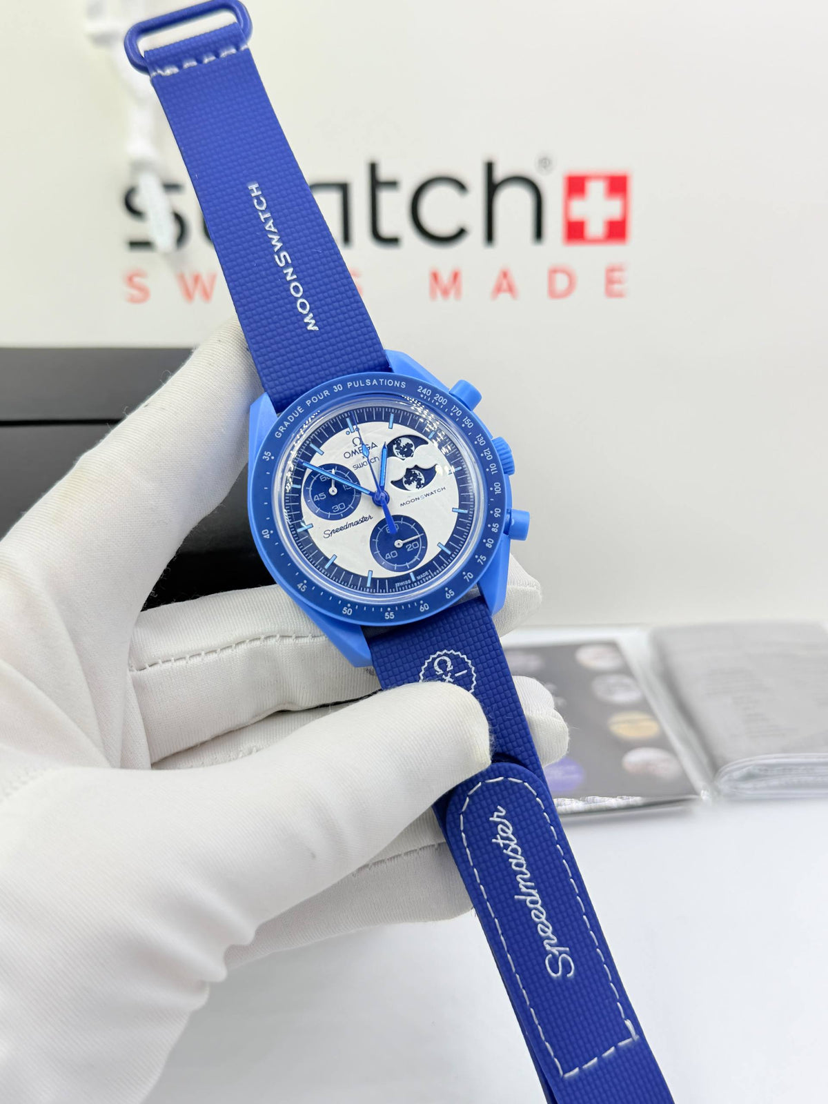 Moon swatch 

with original box 
85 dhs🇦🇪🇦🇪

Zain85 
♥️♥️♥️