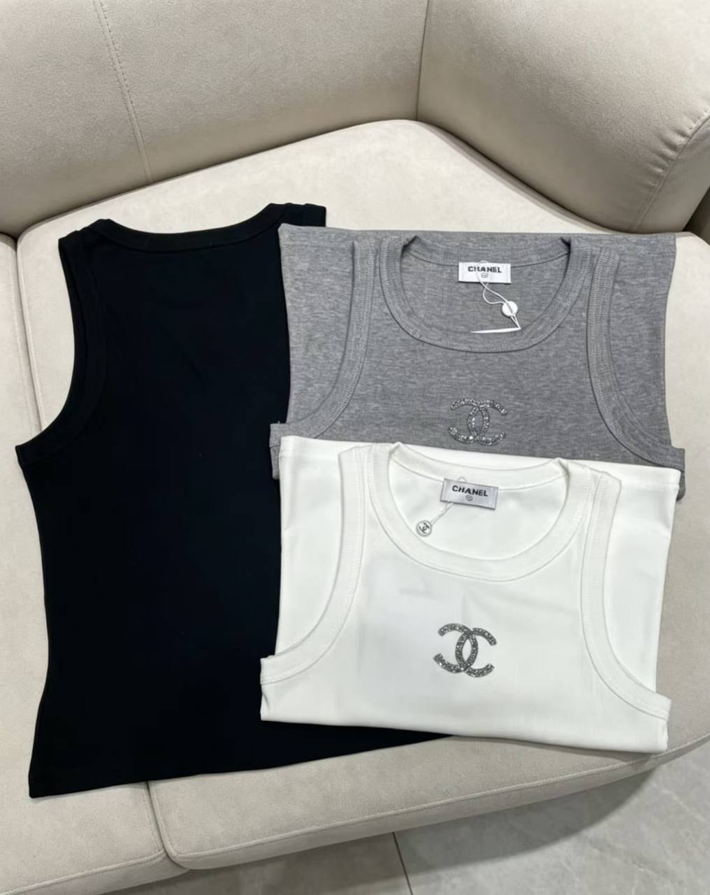 *New collections*                                                
CHANEL
*Super Master quality*
*Sizes: S M L XL* 
230 dhs✅

Zain308
♥️♥️♥️