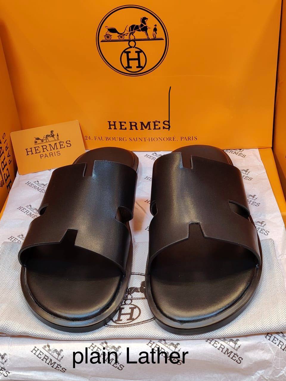 Hermes Slipper 
For Men, New Arrived 
Size 40 To 45
105 dhs❣️

Zain120
♥️♥️♥️