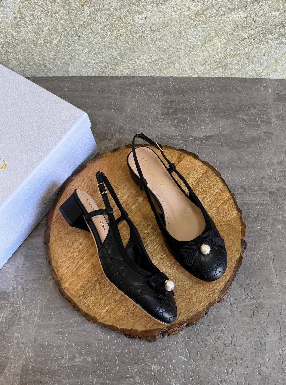 DIOR 
SuperMaster Quality 💯
450 dhs✅
Size: 36-41💥

Zain171
♥️♥️♥️
