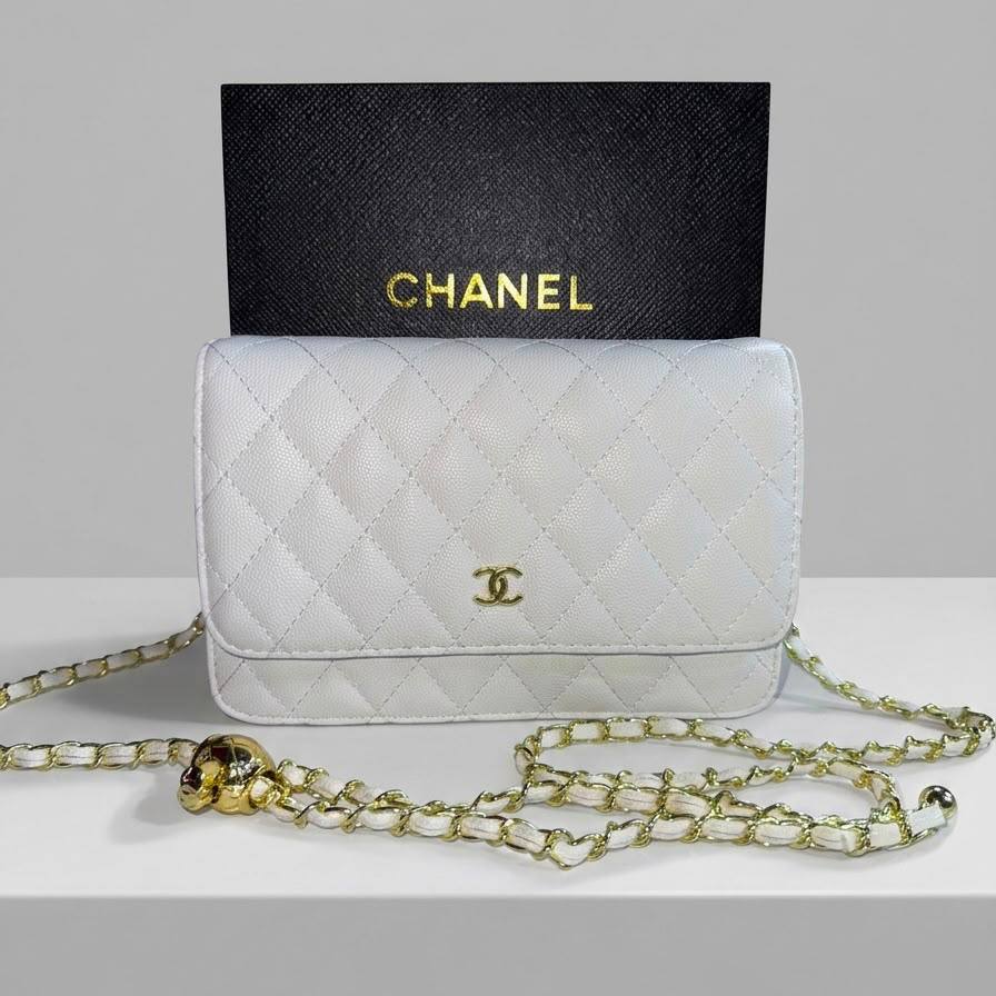 Chanel
Caviar 
High quality 
With box 
90 dhs✅

Zain136
♥️♥️♥️