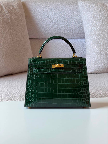 Hermes
kelly croc 25cm💥Master quality ✅with box📦
650 dhs✅

Zain52
♥️♥️♥️
