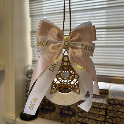 New arrival master quality Dior car hanger/ car accessory 
45 dhs🪙💚/ pc without box

Zain243
♥️♥️♥️