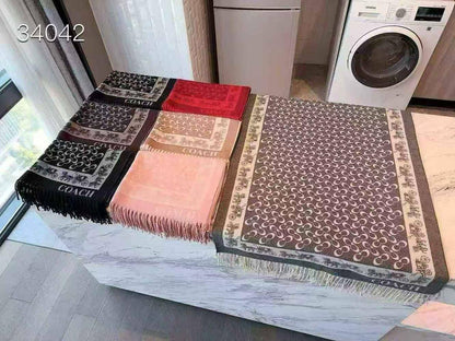 Scarf
Winter scarf cashmiri 
good quality
45 dhs❣️

Zain278
♥️♥️♥️