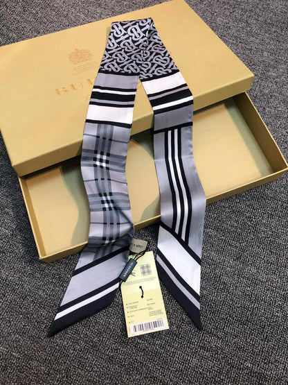 Silk Twilly Scarf 
Without box 🗃️ 
25 dhs✅

Zain231
♥️♥️♥️