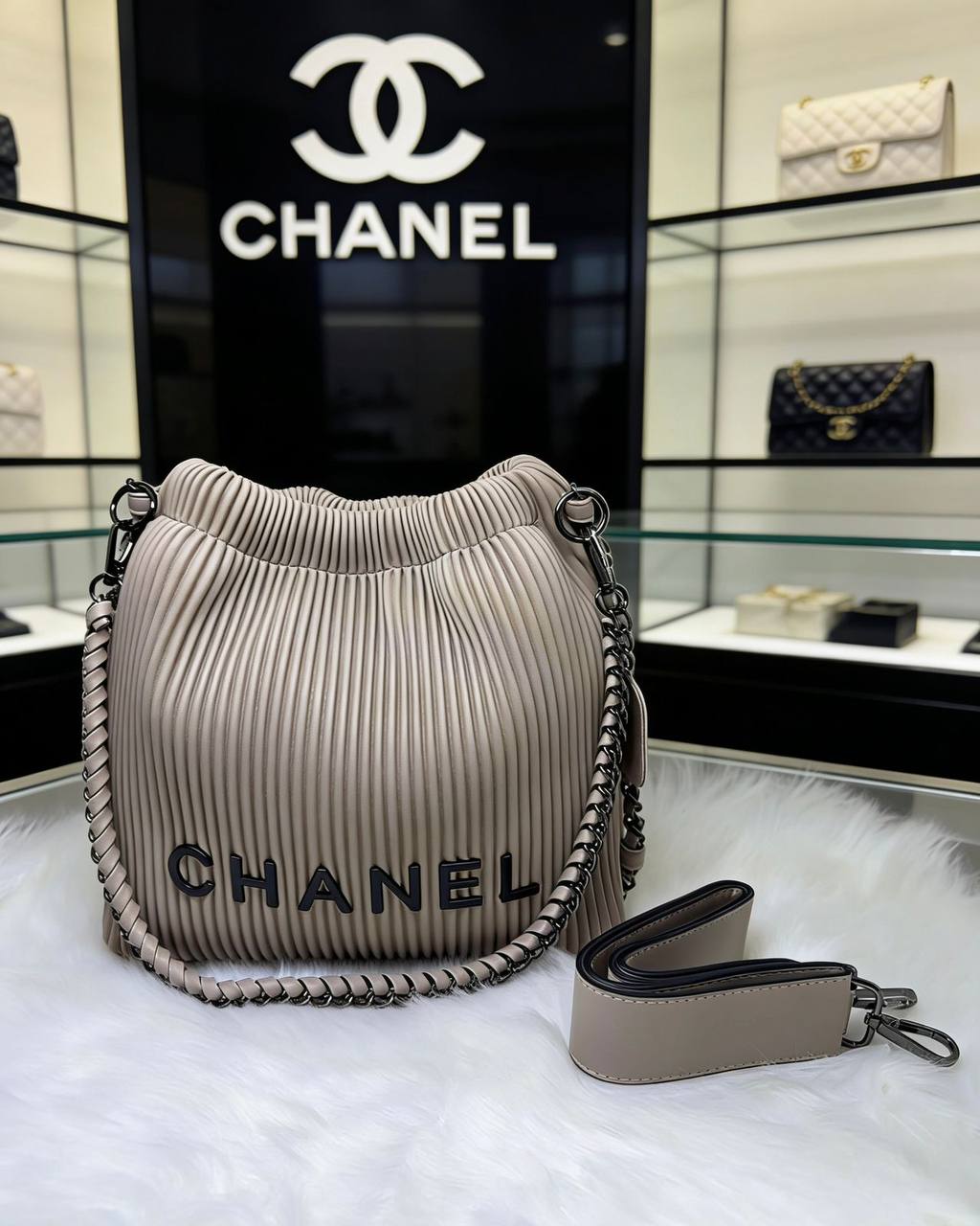Chanel
110 dhs🇦🇪

Zain38
♥️♥️♥️