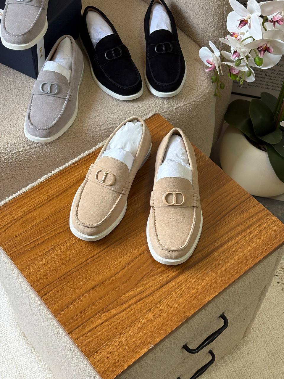 Dior Granville Loafer
*AAA quality*
*size:40 to 46*
470 dhs🪙🌨️

Zain185
♥️♥️♥️