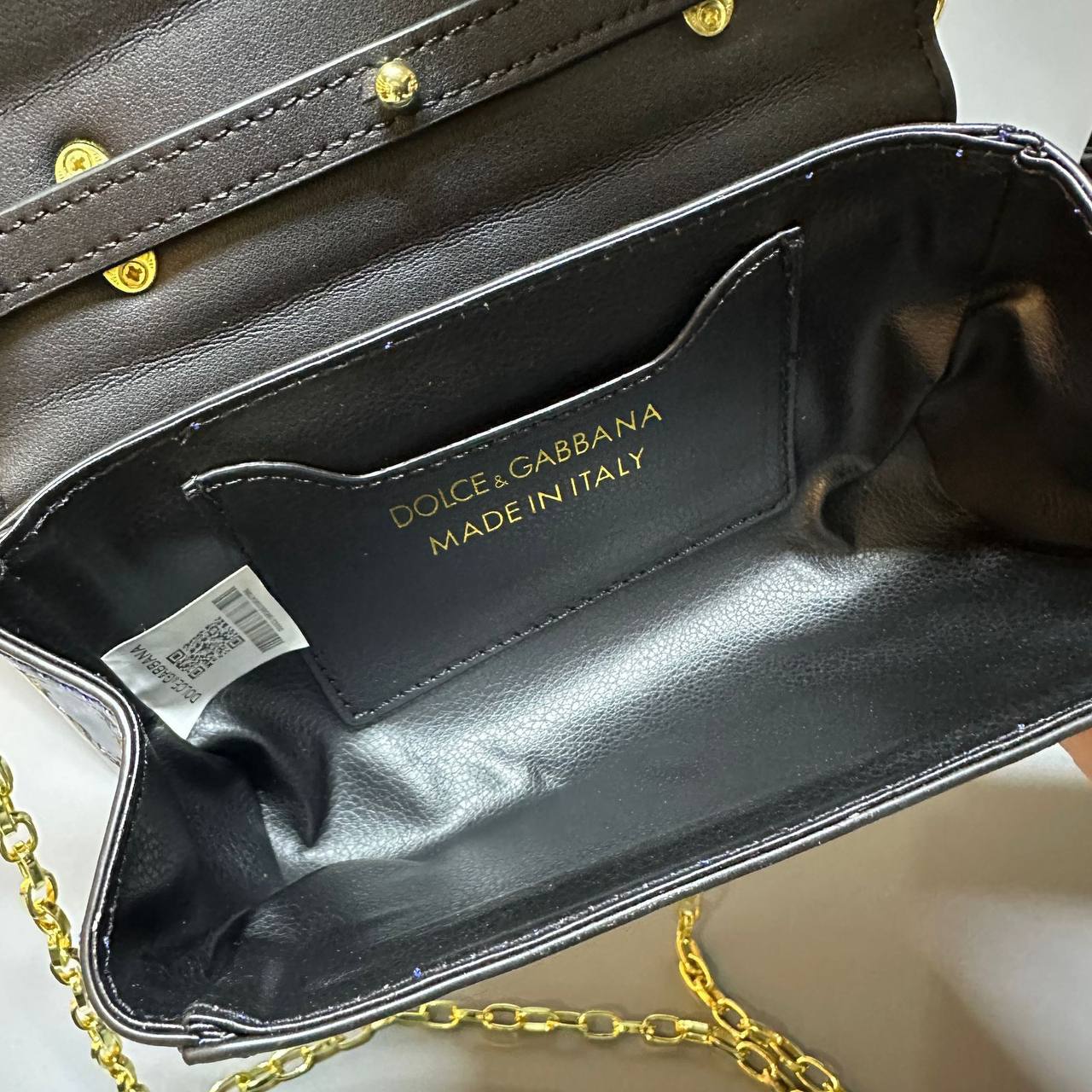 Dolce&Gabbana 

new came good quality

 with box 
🎁🎁🎁

90 dhs💓

Zain39
♥️♥️♥️
