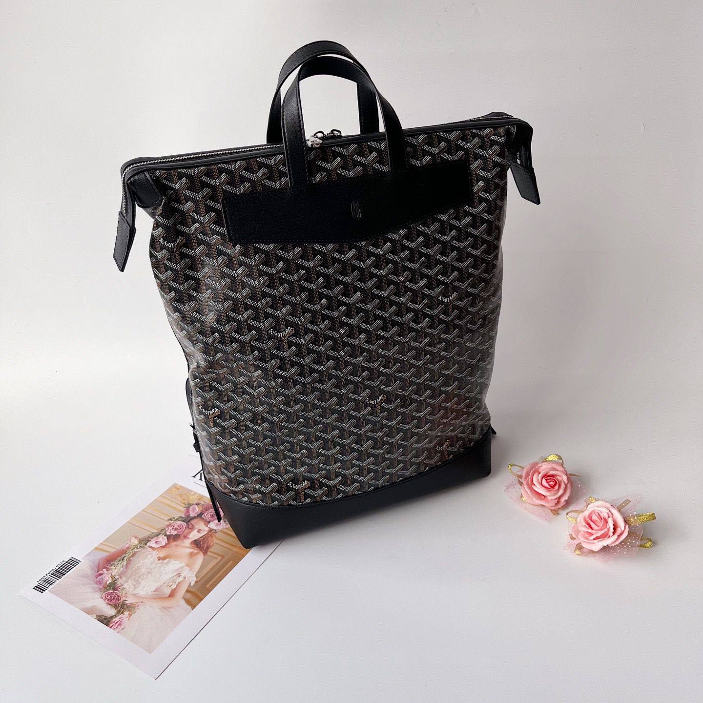 Goyard 
size:44×33×12  
140 dhs❤️

Zain114
♥️♥️♥️