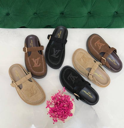NEW Lv

Vip quality 

Size:36 to 42

500 dhs🇦🇪🇦🇪

Zain113
♥️♥️♥️