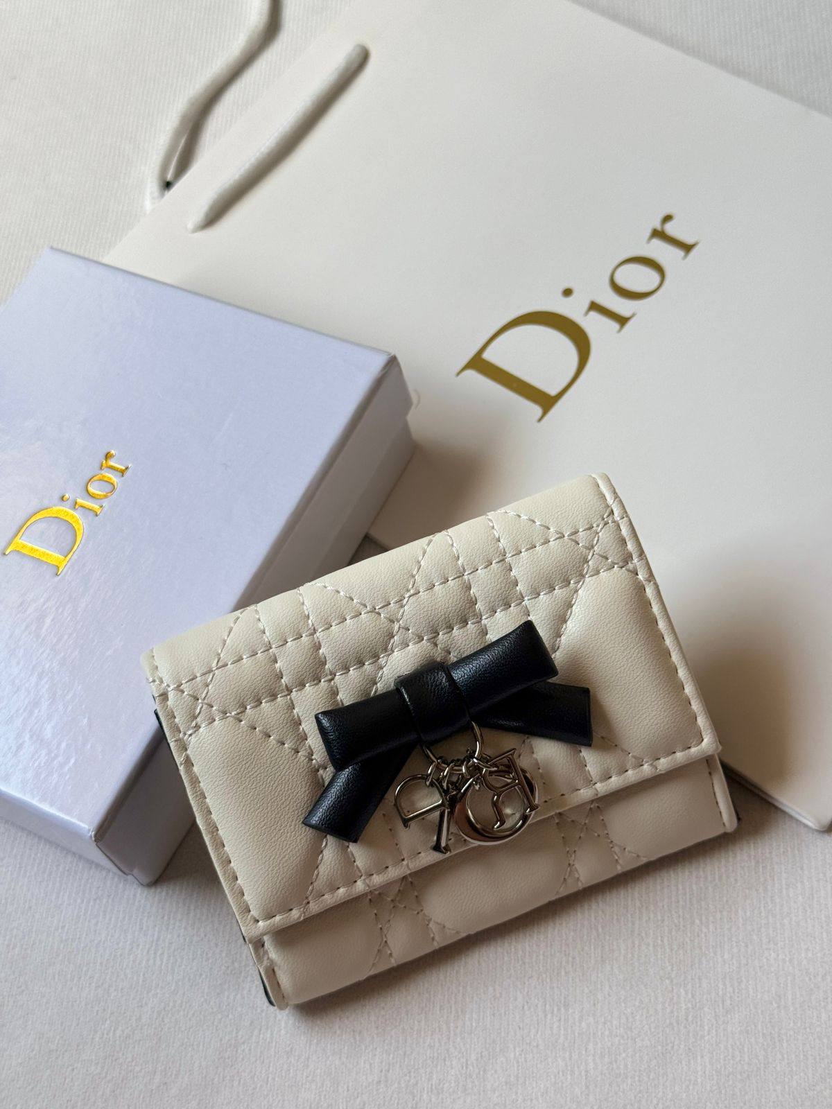 Dior

Super Master

320 dhs🇦🇪🇦🇪

Zain275 
♥️♥️♥️