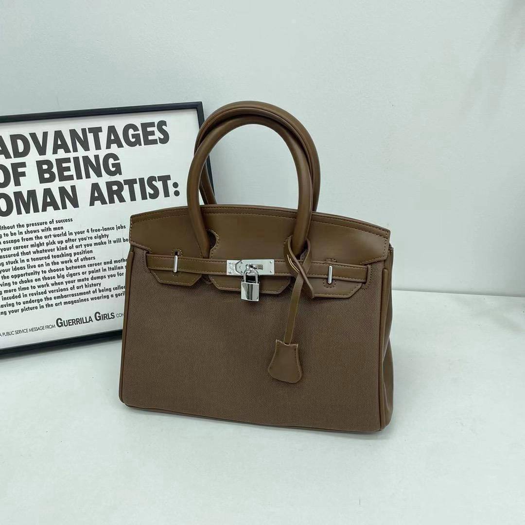 Hermes
31 cm
80 dhs🪙💕

Zain17
♥️♥️♥️