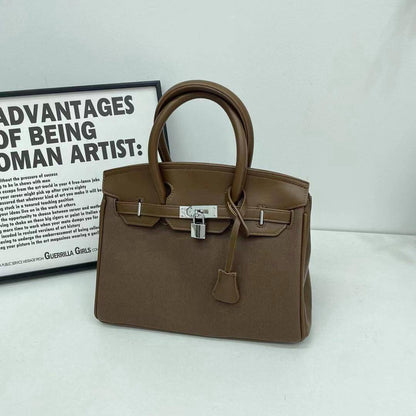 Hermes
31 cm
80 dhs🪙💕

Zain17
♥️♥️♥️