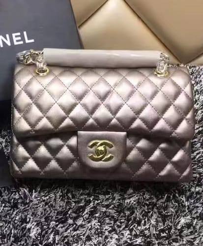 Chanel
110 dhs✅
 size 25cm👈

Zain161
♥️♥️♥️