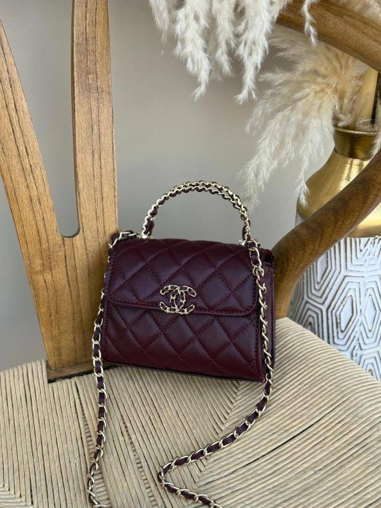 Chanel 
90 dhs🇦🇪🇦🇪
with box
size 15×6×12cm

Zain42
♥️♥️♥️