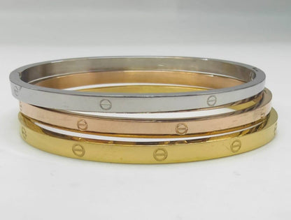 Bangles Set
3 pcs set 
75 dhs🇦🇪

Zain25
♥️♥️♥️