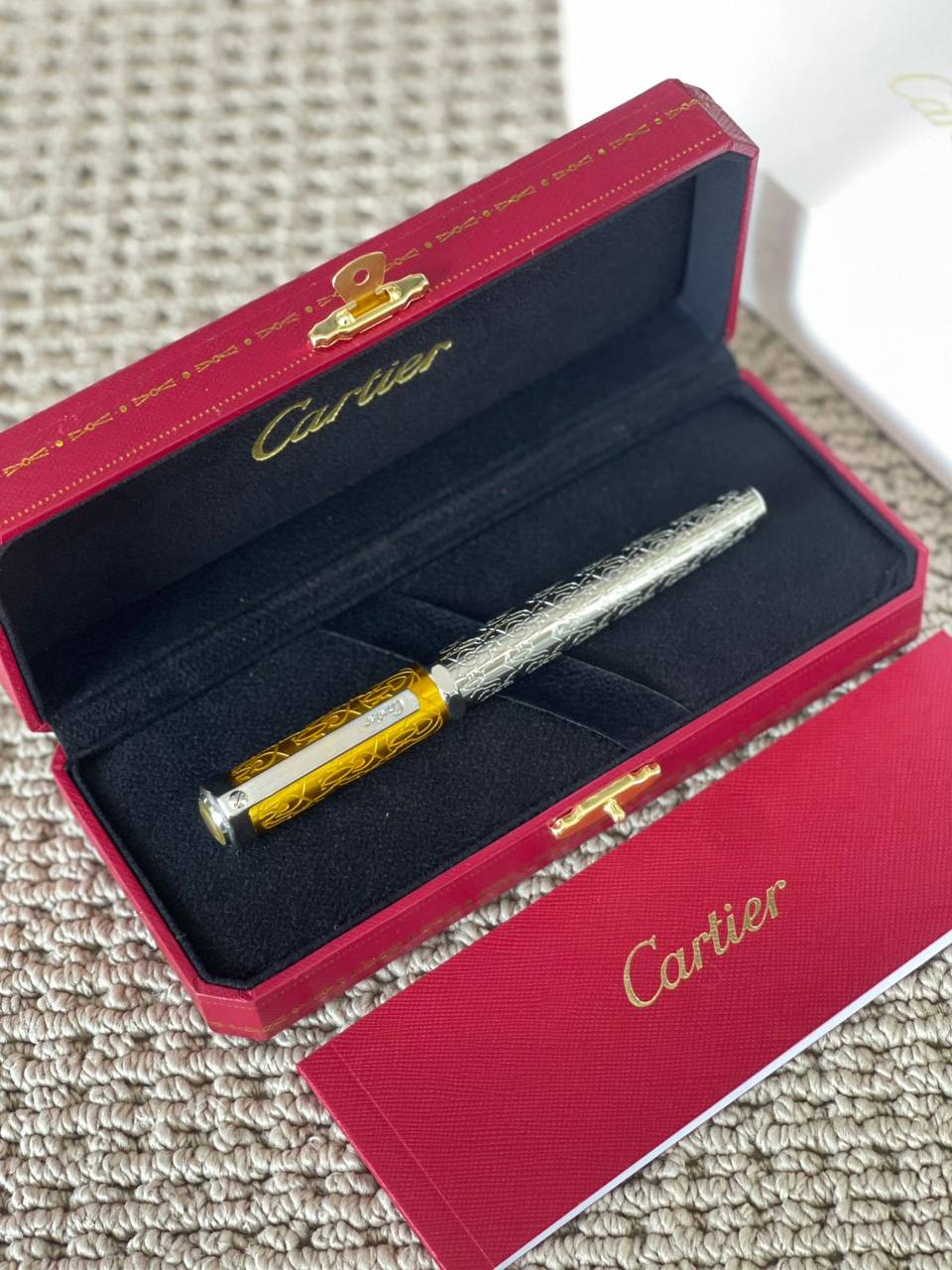 CARTIER
Pen ✍️*
*New Collection*
*Master Quality*
190 dhs✅

Zain179
♥️♥️♥️