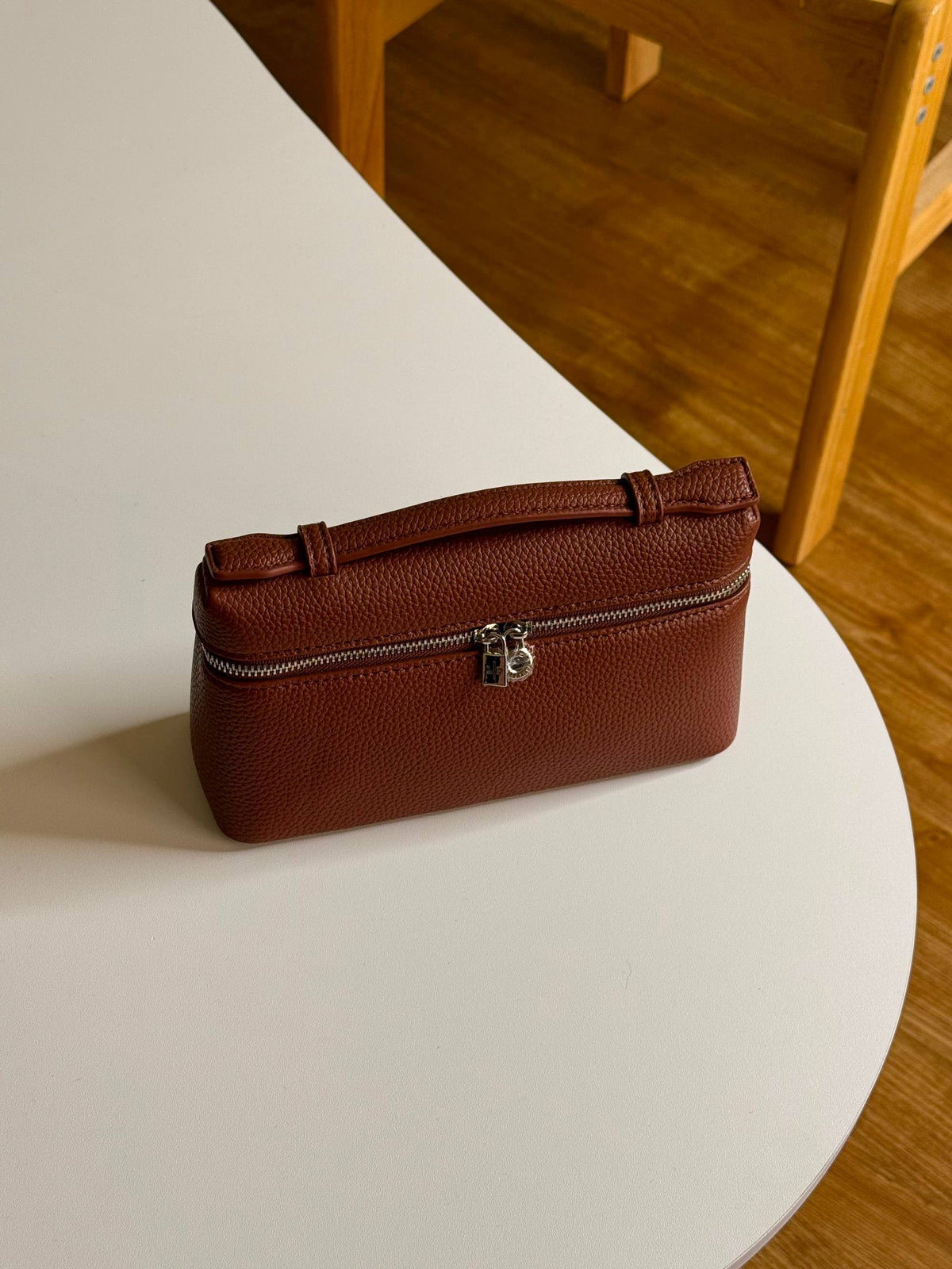LORO PIANA 

19cm

320 dhs🇦🇪🇦🇪🇦🇪
 MASTER QUALITY
 With box🎁

Zain167
♥️♥️♥️