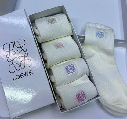 Socks
With box 
45 dhs✅
Inside box…5pc

Zain93
♥️♥️♥️