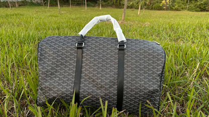 Goyard 
110 dhs🇦🇪🇦🇪
size 55cm

Zain42
♥️♥️♥️