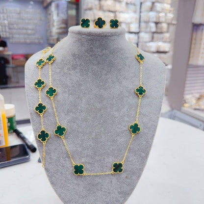 VCA set💥*
*Stainless steel SET 💯*
Necklace ❤️‍🩹
Earring 🍁
Breslat ❣️
Ring 💍 free size
With normal boxes 📦 
And paper bag 🛍️
65 dhs🪙🌨️
With master box 🗃️ 
110 dhs🪙🌨️

Zain216
♥️♥️♥️