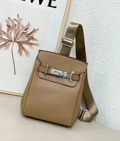 HERMES 

NEW DESIGN 

GOOD QUALITY 

WITH BOX 

110 DHS🇦🇪🇦🇪🇦🇪
Zain295
♥️♥️♥️