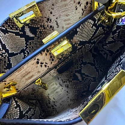 FENDI 
COPY ONE 
210 dhs✅

Zain39
♥️♥️♥️