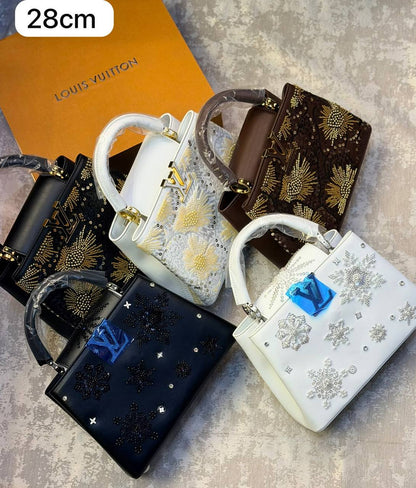 LV High quality
21cm.    330 dhs🇦🇪🇦🇪 
28cm.    350 dhs🇦🇪🇦🇪

Zain175
♥️♥️♥️