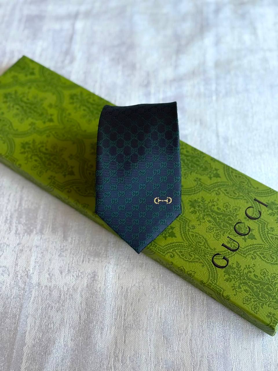 GUCCI
TIE
*Master Quality*
190 dhs💓

Zain179
♥️♥️♥️