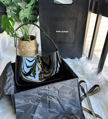 YSL

85 dhs❣️

With box
🎁🎁🎁

Zain219
♥️♥️♥️