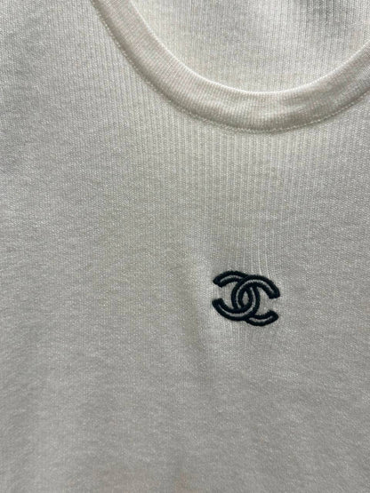 CHANEL
Women’s Top
Master Quality 
SML
190 dhs✅

Zain276
♥️♥️♥️