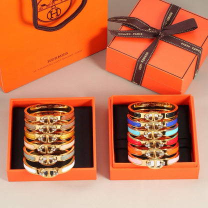 MASTER BANGLE
75 dhs🇦🇪🇦🇪

WITH BOX AND PAPER BAG🛍️🎁

Zain89
♥️♥️♥️