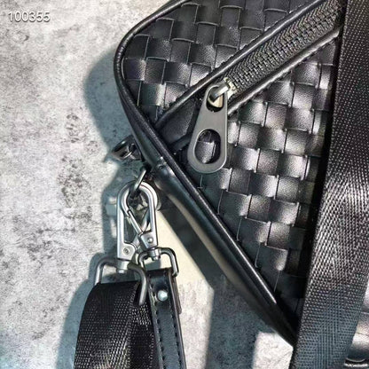 BOTTEGA  
COPY ONE 

 WITH BOX 
🎁🎁🎁

140 dhs✅

Zain39
♥️♥️♥️