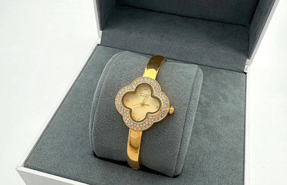 Van Cleef
60 dhs🪙🌨️

Zain45
♥️♥️♥️