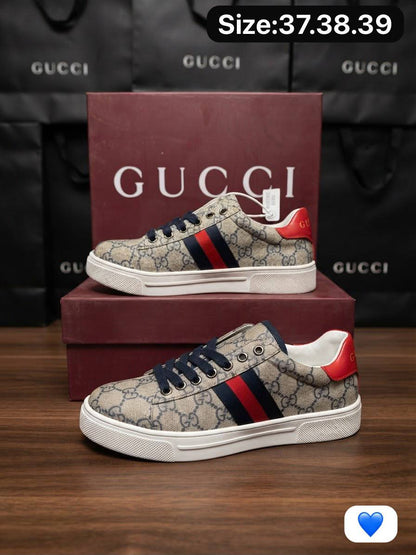 Gucci

 Lady shoes 

Withbox & paper bag 

120 dhs🇦🇪🇦🇪

Zain40
♥️♥️♥️