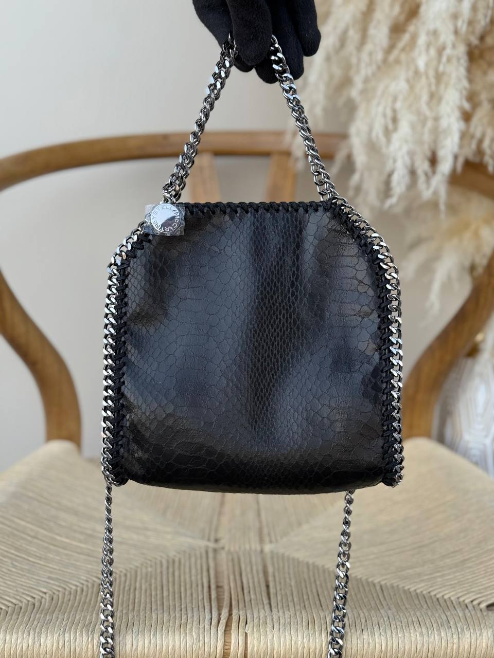 STELLA McCARTENY
18cm
330 dhs✅
Top quality

Zain167
♥️♥️♥️