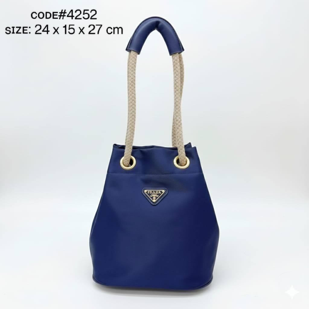 PRADA ᴍᴀʀɪɴᴇʀ
ʀᴇ- ɴʏʟᴏɴ ʙᴜᴄᴋᴇᴛ ʙᴀɢ
ᴡɪᴛʜ ʀᴏᴘᴇ ʜᴀɴᴅʟᴇ sᴛʀᴀᴘ
ɢᴏʟᴅ ʜᴀʀᴅᴡᴀʀᴇ
sɪᴢᴇ: 24 cm

75 dhs✅

Zain31
♥️♥️♥️