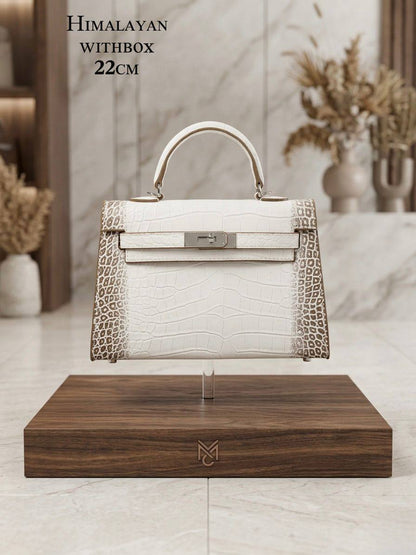 Hermes
ʜᴇʀᴍᴇs ᴋᴇʟʟʏ ᴄʀᴏᴄs 
sɪʟᴠᴇʀ ʜᴀʀᴅᴡᴀʀᴇ
ᴡɪᴛʜʙᴏx
🎁🎁🎁

Cʀᴏᴄᴏᴅɪʟᴇ ᴅᴇsɪɢɴ
sɪᴢᴇ:𝟐𝟐ᴄᴍ
95 dhs✅

Zain56
♥️♥️♥️