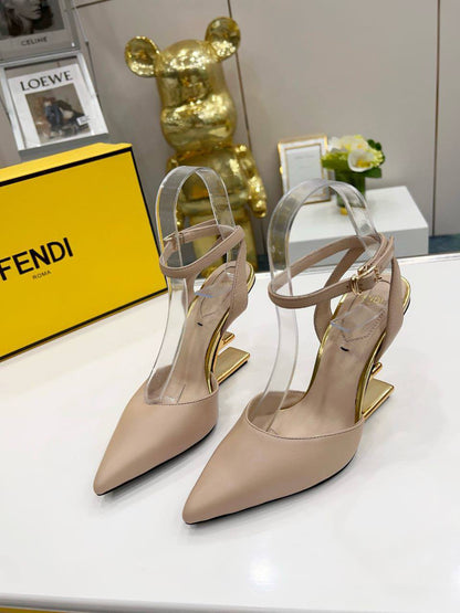 Fendi
size 36-42 
140 dhs❤️

Zain132
♥️♥️♥️