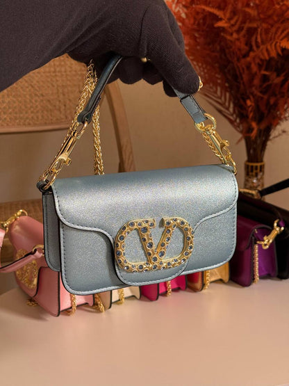 New Collection✨✨✨
VALENTINO
20cm
350 dhs🪙💚
Top quality 
With box🎁

Zain167
💚💚💚