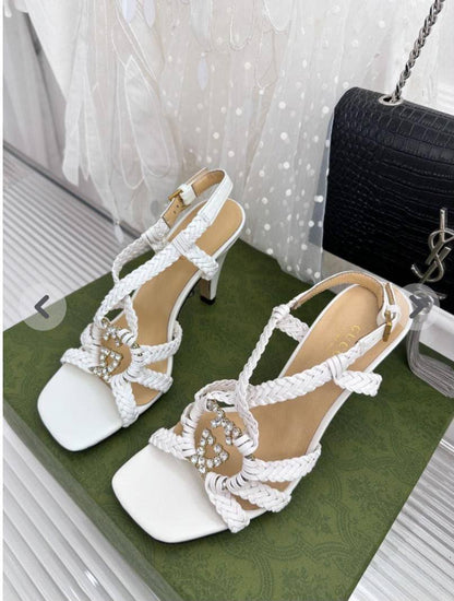 Gucci Heel
Size 36-42 
140 dhs💓

Zain132
♥️♥️♥️