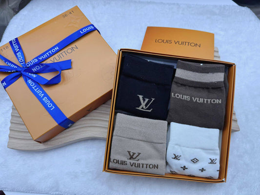 socks  

With box 
🎁🎁🎁

size:36-41  
55 dhs💓

Zain114
♥️♥️♥️