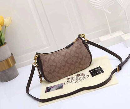 Coach
75 dhs✅
size 24×8×15cm

Zain42
Zain213
♥️♥️♥️