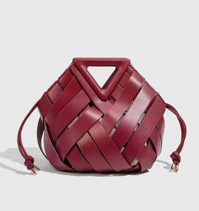 BOTTEGA RESTOCK HIGH QUALITY 
120 dhs🇦🇪🇦🇪

Zain295
♥️♥️♥️