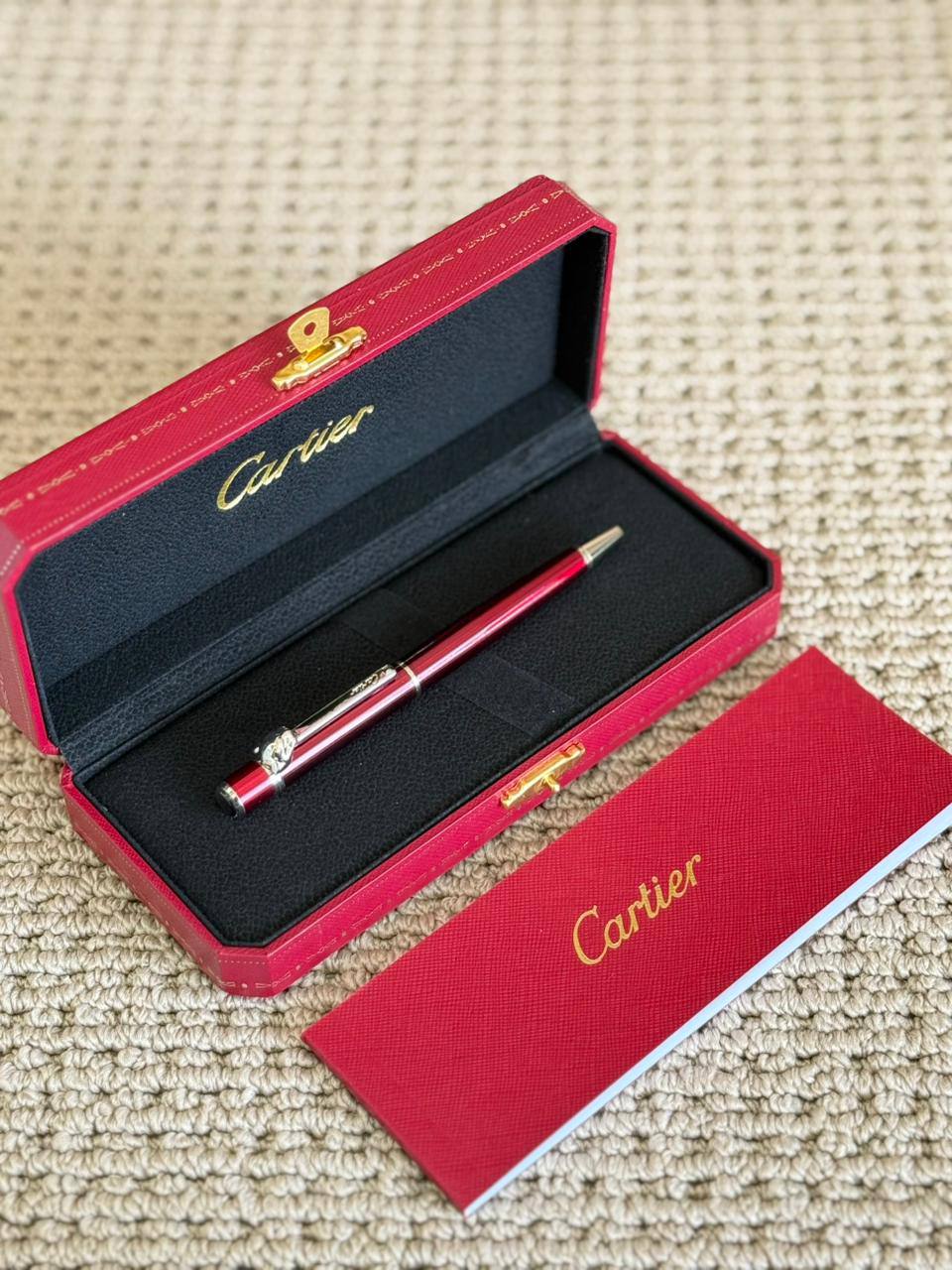 CARTIER
*New Pen*
*Master Quality*
190 dhs✅

Zain179
♥️♥️♥️