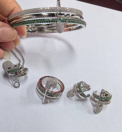 APM Set 💐
Necklace 
Earrings 
Bangle 
Ring 💍 

*Master quality* 🍁
240 dhs🪙💕 normal box
270 dhs🪙💕 master box 🗃️

Zain48
♥️♥️♥️