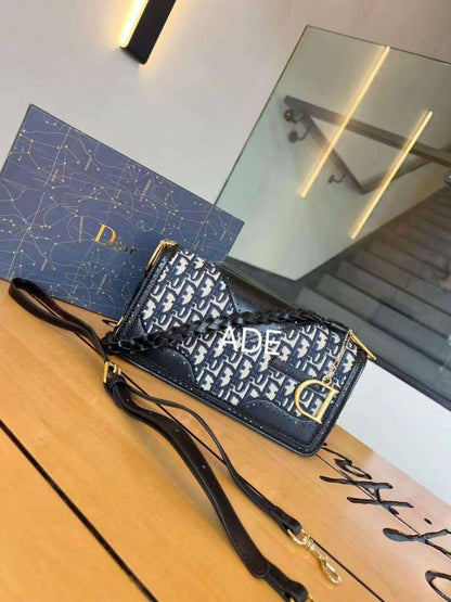 Dior

110 dhs✅

with box
🎁🎁🎁

Zain203
♥️♥️♥️
